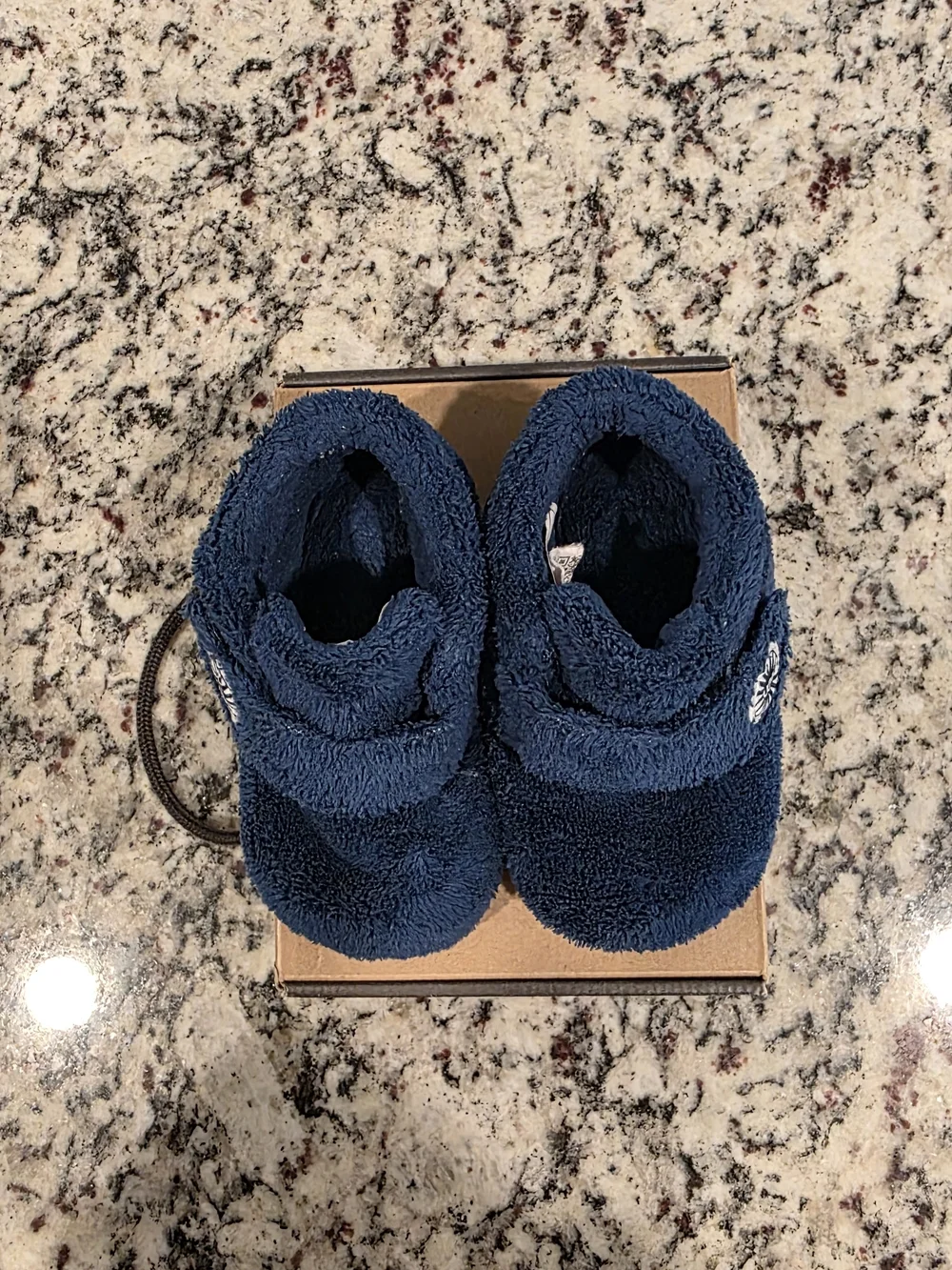 UGG Bixbee Infant Navy Cozy Fuzzy Slippers - Size 4/5 - EUC